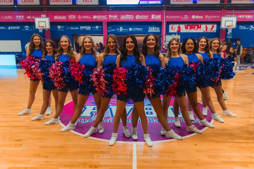 Groupe de pom pom girls