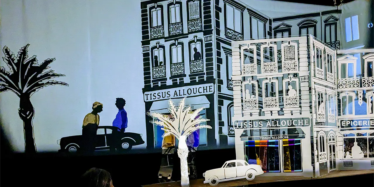 Décors de la ville en théâtre d'ombre 