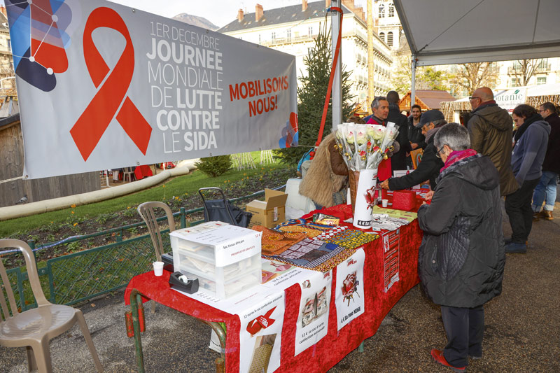 Le stand sidaction au marché de Noël.