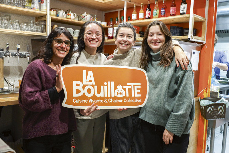 Les quatre porteuses de projet prennent la pose.