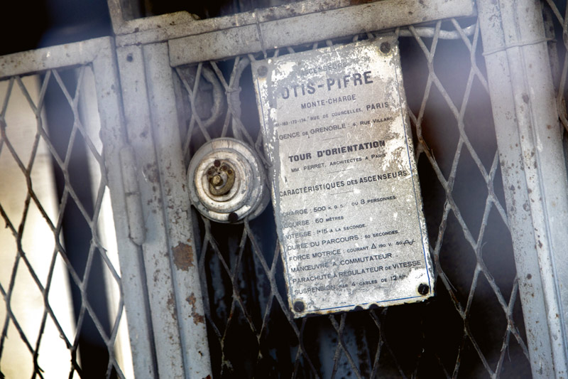 Les cages d'ascenseur originelles réalisées par Otis-Pifre.