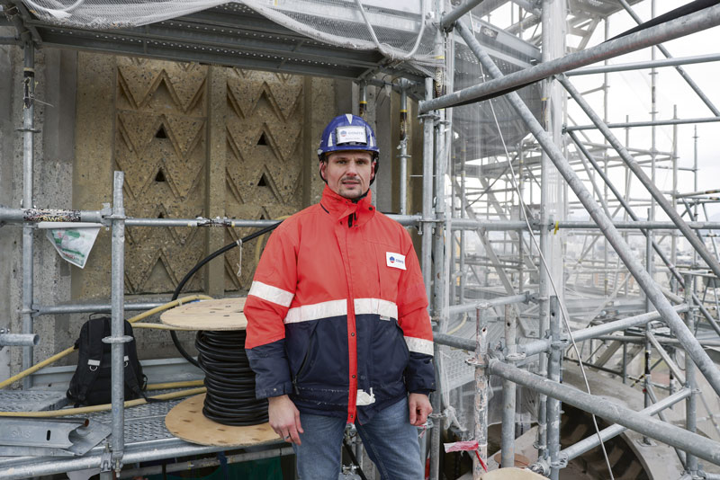 Jérôme Faure, sur les échafaudages de la tour Perret.