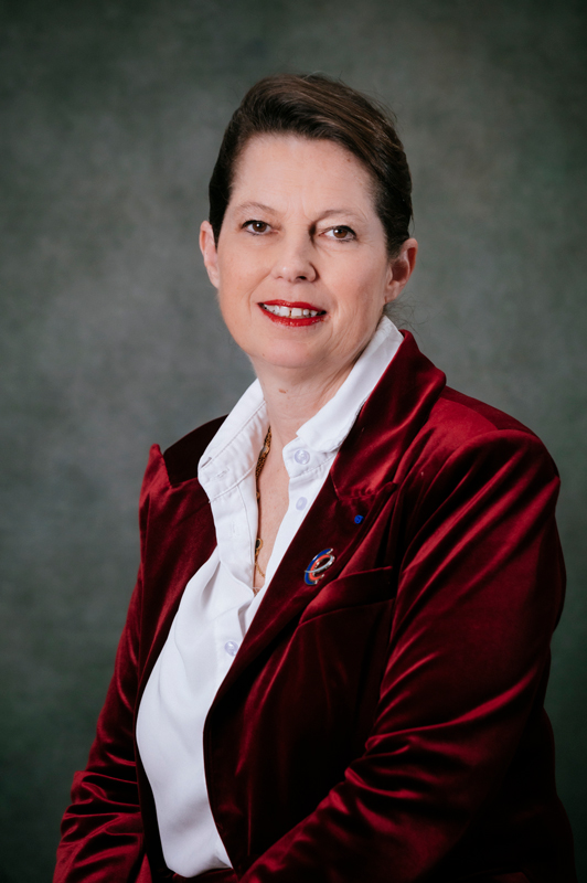 Portrait photo de Sophie Sidos, représentante de la 7e génération des descendants de Louis Vicat.