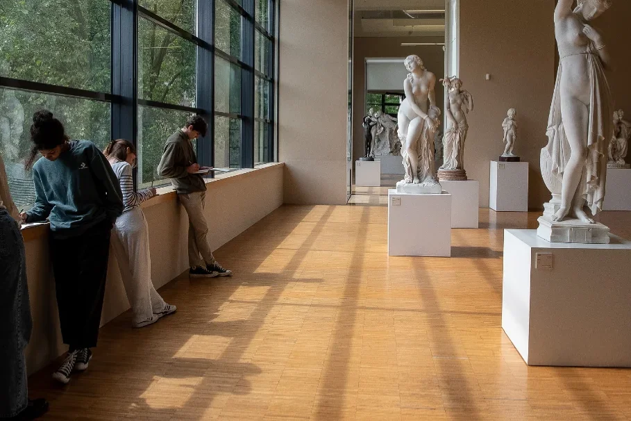 La salle des sculptures du musée de Grenoble