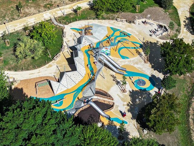 Vue drone de l'aire de jeux.