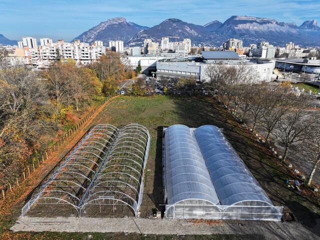 Vue aérienne de la ferme urbaine. 